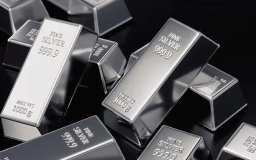 Giá bạc lập kỷ lục mới, tăng mạnh trong bối cảnh khủng hoảng niềm tin vào USD