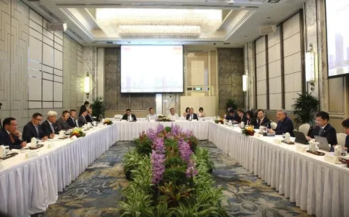 Việt Nam chào đón các nhà đầu tư Singapore hợp tác xây dựng trung tâm tài chính