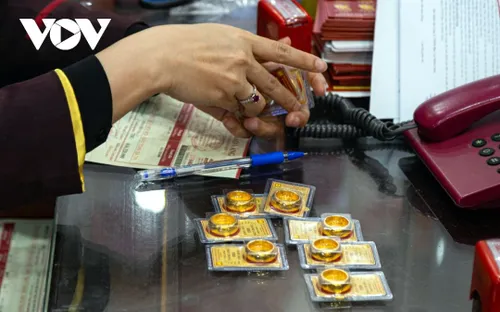Giá vàng hôm nay 14/1: Vàng trong nước tăng sát 163 triệu đồng/lượng