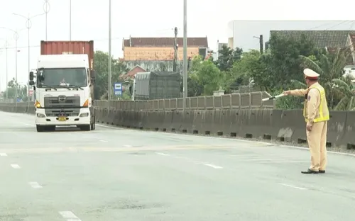 Tăng cường kiểm tra, kiểm soát đảm bảo an toàn giao thông