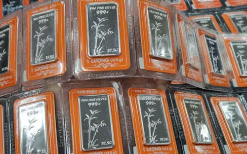 Giá bạc hôm nay 17-1: Vì sao nhà đầu tư rót tiền kỷ lục vào bạc?