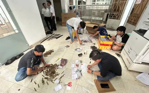 Triệt phá đường dây mua bán, tàng trữ vũ khí quân dụng quy mô lớn tại TP Hồ Chí Minh