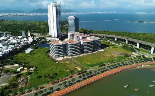 Đà Nẵng vững bước trong giai đoạn phát triển mới.