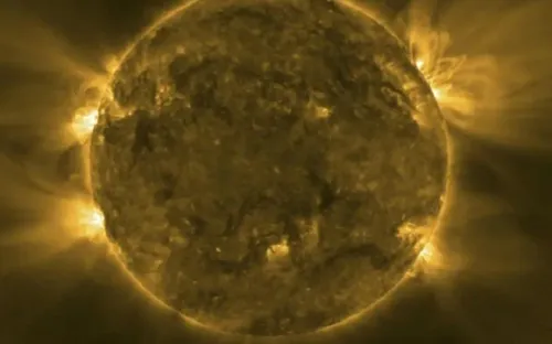 Bão bức xạ Mặt Trời cấp S4 hướng về Trái Đất, nguy cơ ảnh hưởng vệ tinh