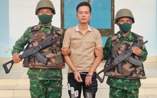 Biên phòng Tây Ninh bắt giữ người bị truy nã khi làm thủ tục nhập cảnh