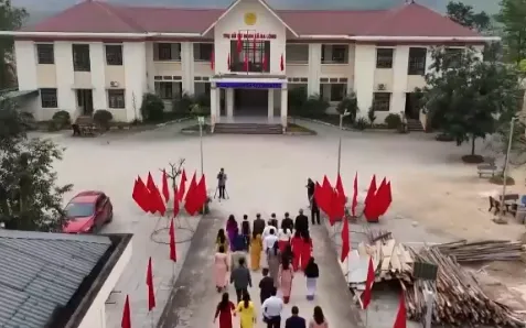 NGƯỜI DÂN VÙNG CHIẾN KHU XƯA HƯỚNG VỀ ĐẠI HỘI LẦN THỨ XIV CỦA ĐẢNG