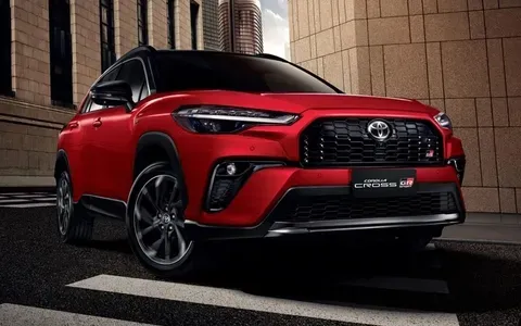 Xe xăng năm 2026: Thu hẹp vai trò nhưng chưa thể biến mất