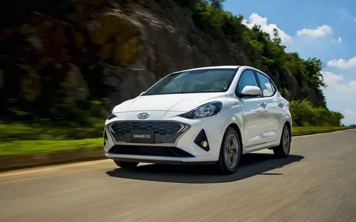 Xe xăng vẫn giữ nhiều ưu thế trên thị trường ô tô hiện nay