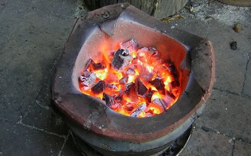 Ngộ độc khí CO – mối nguy thầm lặng từ thói quen sưởi ấm trong phòng kín mùa lạnh