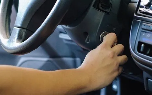 Trời lạnh khiến ô tô khó khởi động: Nguyên nhân và cách phòng tránh