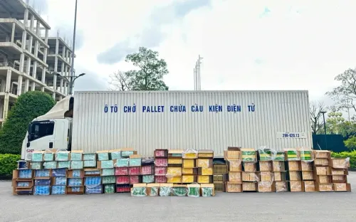 Tài xế xe tải bỏ chạy khi gặp cảnh sát, lộ lô thuốc lá lậu hơn 6 tỷ đồng