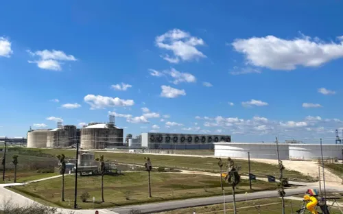 Giá khí đốt tự nhiên tại Mỹ tăng vọt gần 30% do bão tuyết và gián đoạn nguồn cung