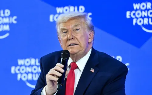 Tổng thống Trump tuyên bố tăng thuế với Hàn Quốc