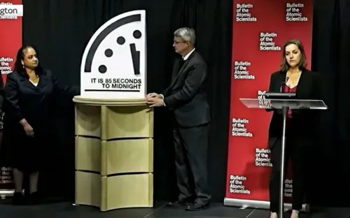 Đồng hồ tận thế chỉ còn cách “nửa đêm” 85 giây