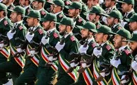 Iran tập trận bắn đạn thật, cảnh báo nhắm mục tiêu tàu sân bay Mỹ nếu xảy ra xung đột