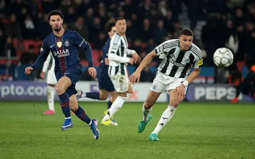 Bayern thắng nghẹt thở, PSG và Newcastle dắt tay nhau vào play-off Champions League