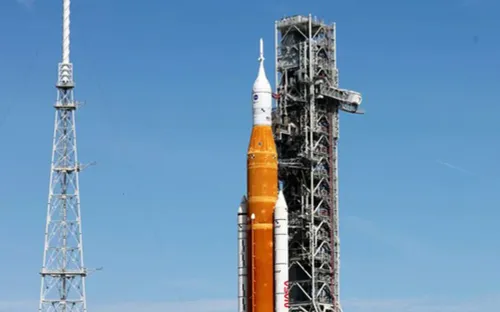 NASA công bố loạt kỷ vật đặc biệt sẽ bay cùng Artemis 2 quanh Mặt Trăng