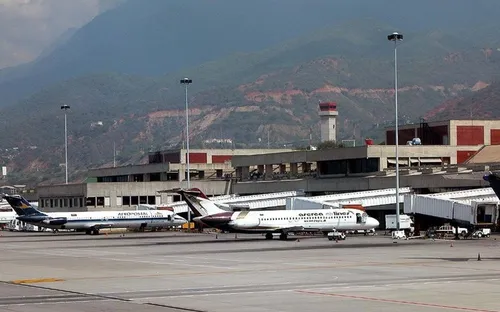 Mỹ chấm dứt phong tỏa không phận Venezuela, khôi phục bay thương mại