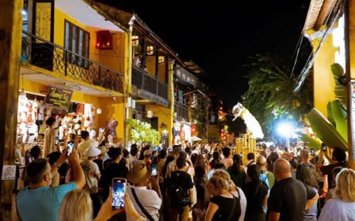 Du lịch Việt Nam tăng tốc, truyền thông Thái Lan dè chừng trong cuộc đua hút khách Trung Quốc