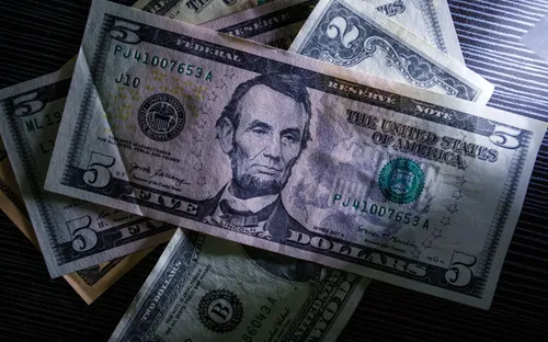 Tỷ giá USD hôm nay (1-2): Kết thúc tuần giảm giá thứ hai liên tiếp