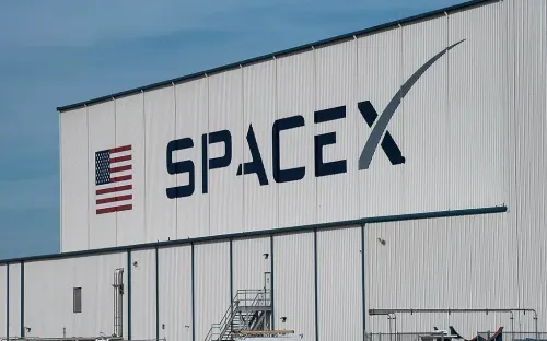SpaceX đề xuất phóng một triệu vệ tinh làm trung tâm dữ liệu AI trên quỹ đạo