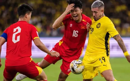 HLV Malaysia chờ “phép màu” cho 7 cầu thủ nhập tịch kịp đấu tuyển Việt Nam