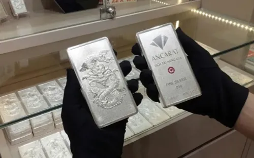 Giá bạc trong nước bật tăng mạnh, nhà đầu tư chờ cơ hội “về bờ”