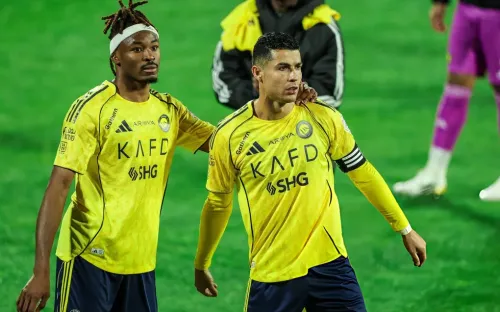 Karim Benzema gia nhập Al-Hilal, Cristiano Ronaldo được cho là thêm bất mãn