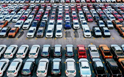 Cơn lốc nhập khẩu linh kiện ô tô: Nghịch lý tỉ USD và bài toán nội địa hóa