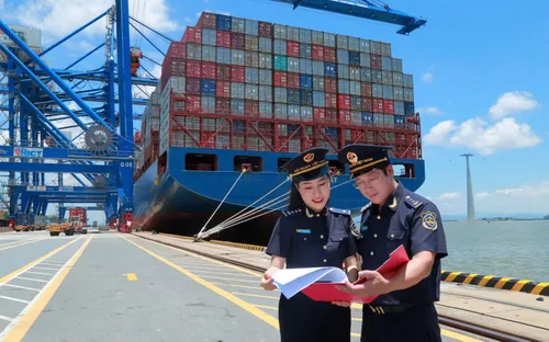 Xuất nhập khẩu bứt phá cuối năm: Thách thức kép trên "mặt trận" chống buôn lậu