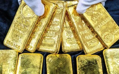 Giá vàng thế giới vẽ “mô hình chữ V” hiếm thấy sau cú lao dốc lịch sử