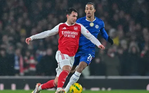 Arsenal hạ Chelsea ở phút bù giờ, giành vé vào chung kết Carabao Cup