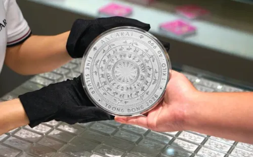 Giá bạc hôm nay 4/2: Bạc trong nước tiếp tục tăng