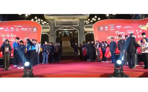 Xúc động chương trình "Tết tri ân liệt sỹ" - phục dựng di ảnh liệt sỹ