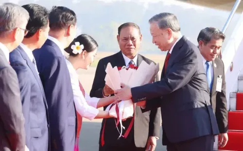 Tổng Bí thư Tô Lâm bắt đầu chuyến thăm cấp Nhà nước tới Lào
