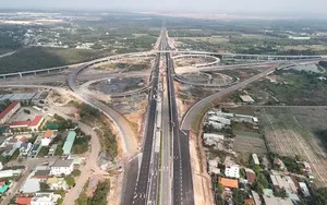 Bộ trưởng Bộ Xây dựng yêu cầu tăng tốc hoàn thiện, sớm khai thác 5 tuyến cao tốc