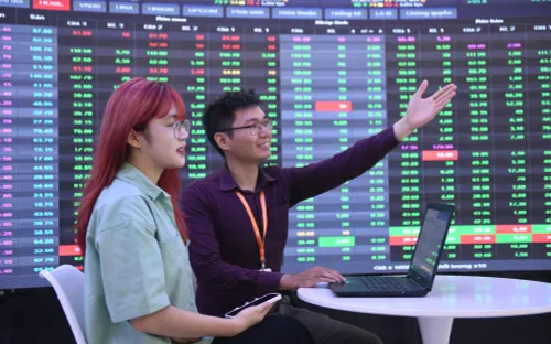 Việt Nam trước ngưỡng cửa định hạng đầu tư: Cuộc bứt tốc ngoạn mục