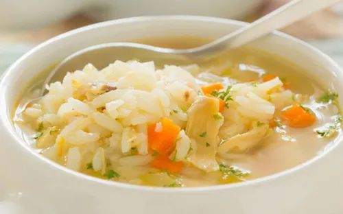 Ăn cơm chan canh có làm đường huyết tăng nhanh hơn?