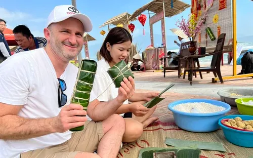 Khai mạc “Xuân yêu thương 2026”, tái hiện Tết Việt rộn ràng bên biển Đà Nẵng