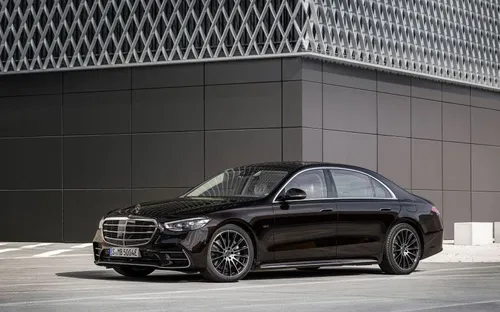 Mercedes-Benz tái cấu trúc dải sản phẩm xe sang và quay lại tên gọi cũ