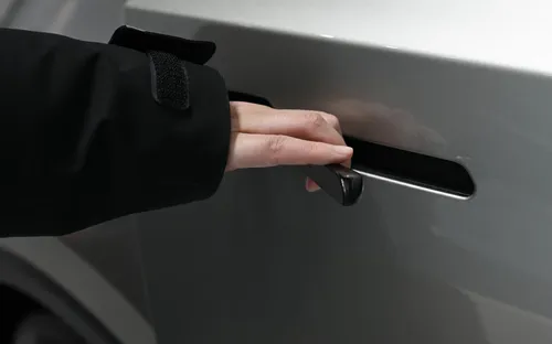 Trung Quốc chính thức cấm thiết kế tay nắm cửa ẩn trên các mẫu xe mới