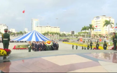 Dâng hương tưởng niệm các Anh hùng Liệt sĩ