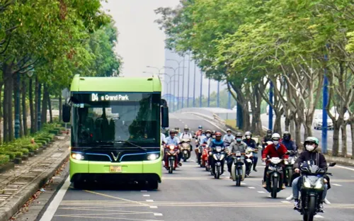 Bài toán kinh tế và kỹ thuật trong lộ trình xanh hóa giao thông Việt Nam năm 2026