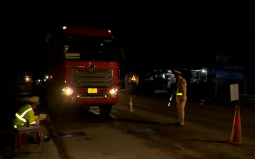 Tăng cường xử lý xe trọng tải lớn gây mất an toàn trên Quốc lộ 49A