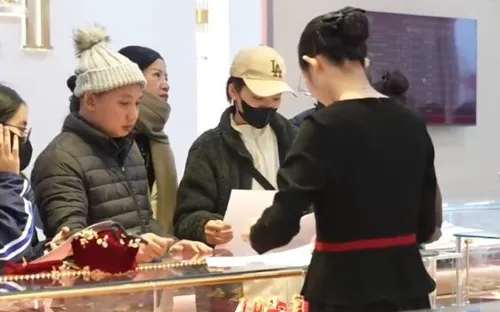 Mất hóa đơn mua vàng có bán lại được không?