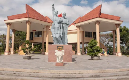 Nhà ngục Kon Tum và quần thể đình, chùa Thổ Hà được xếp hạng di tích quốc gia đặc biệt