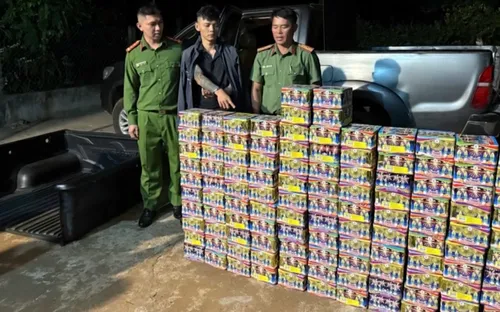 Ðắk Lắk: Tạm giữ người vận chuyển gần 2 tạ pháo nổ