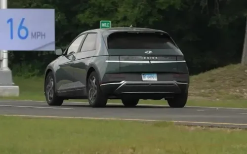 Phanh tái sinh trên xe điện: Vì sao xe giảm tốc mà đèn phanh không sáng?