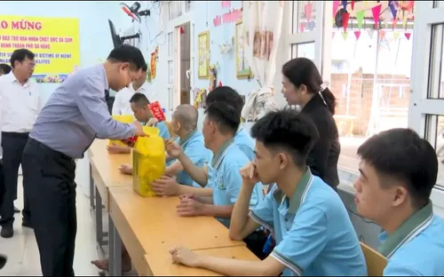 Chăm lo Tết cho trẻ em là nạn nhân chất độc da cam