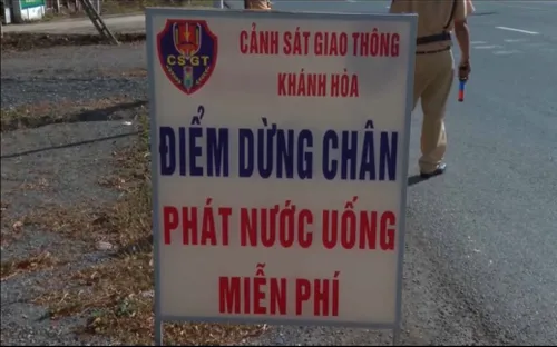 Hỗ trợ người đi xe máy về quê đón Tết an toàn